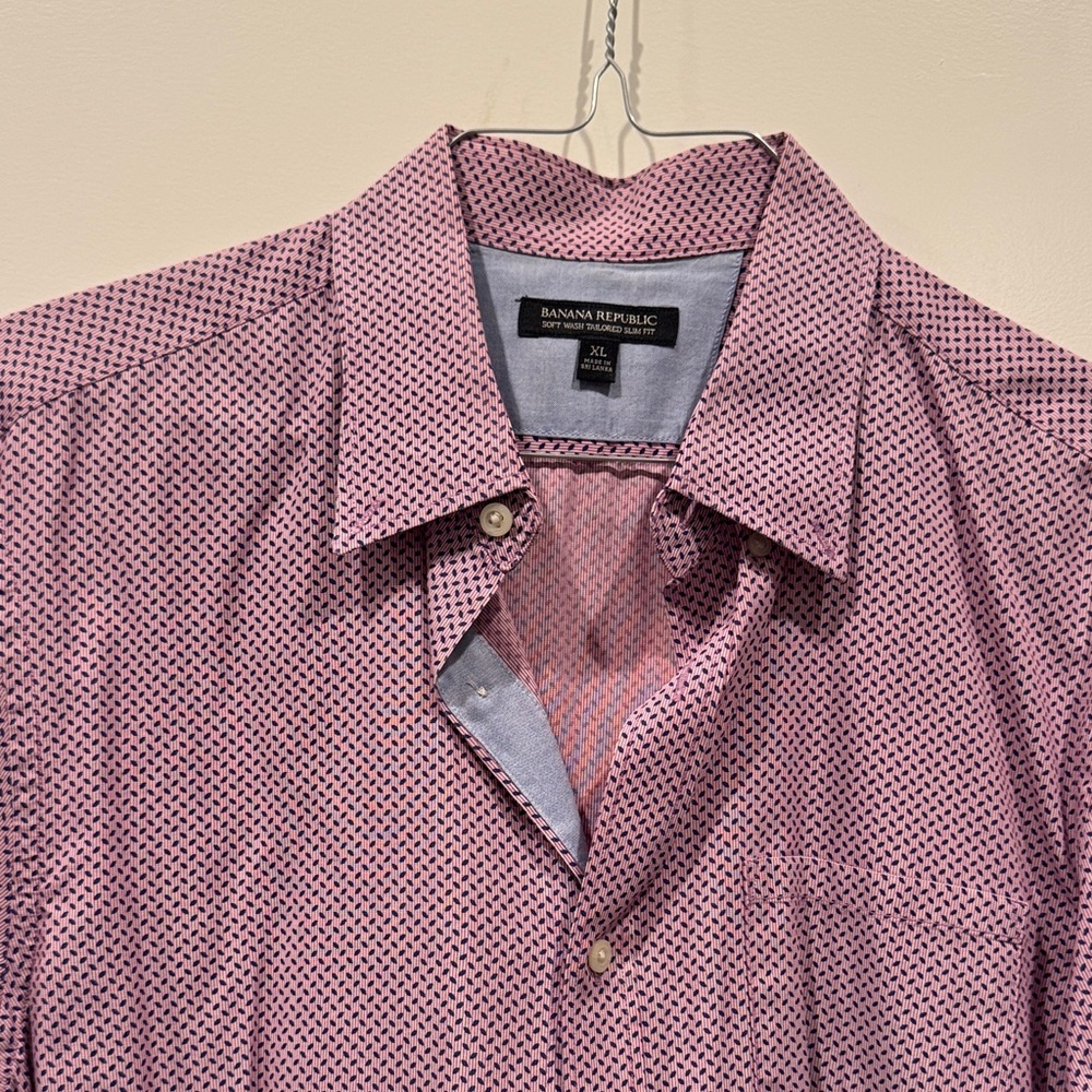 Banana Republic Long Sleeve Pink/Navy Button-Down Shirt